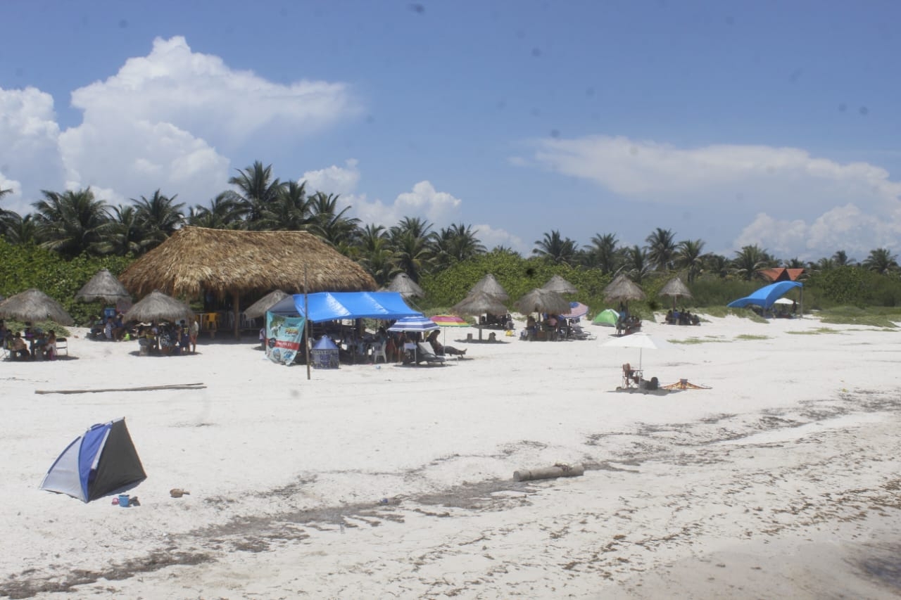 Los pobladores de El Cuyo buscan evitar que la costa sea acaparada por unas pocas personas