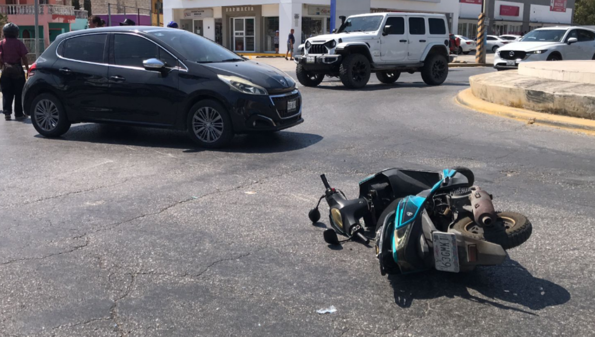 Automovilista imprudente atropella a motociclista en la avenida Colosio de Campeche