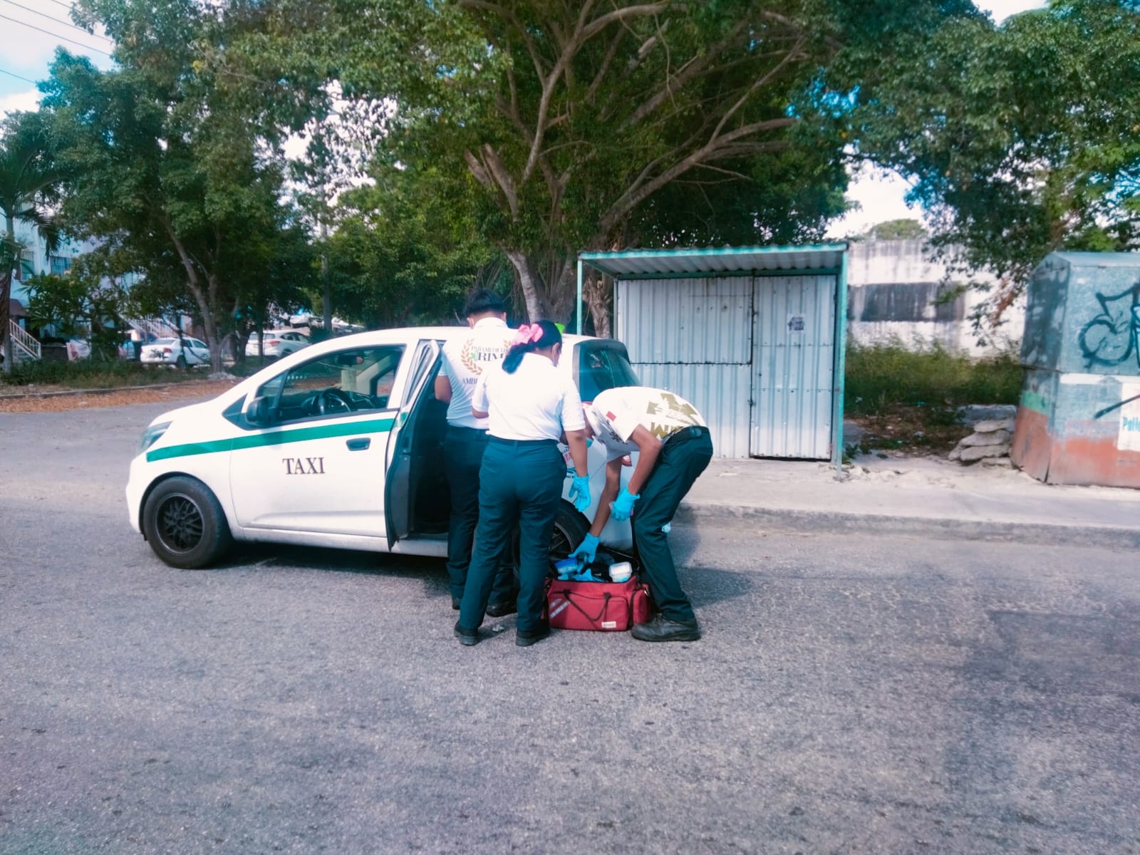 El taxista fue trasladado a un hospital de Cancún