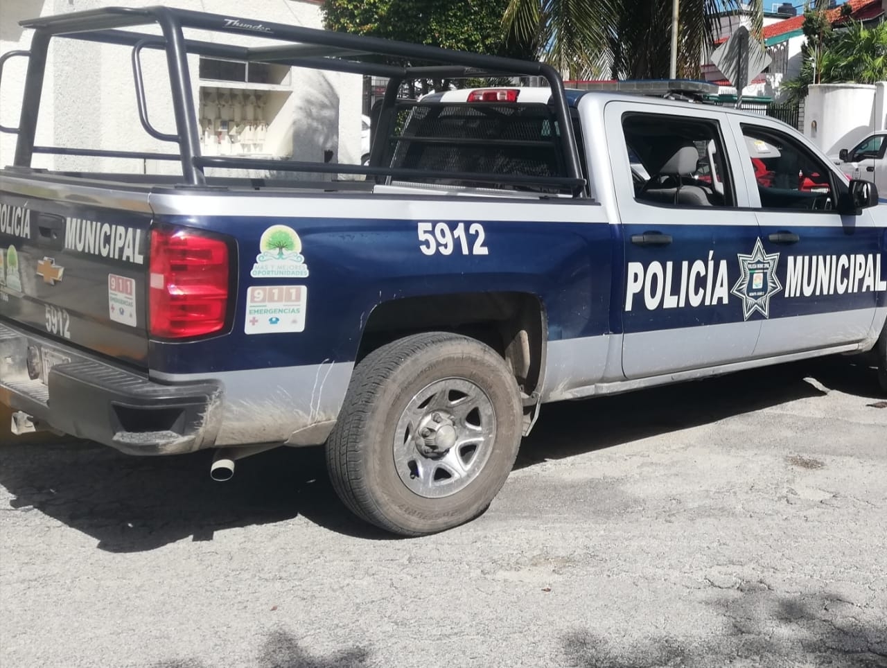Hombres armados asaltan una gasolinera en Cancún