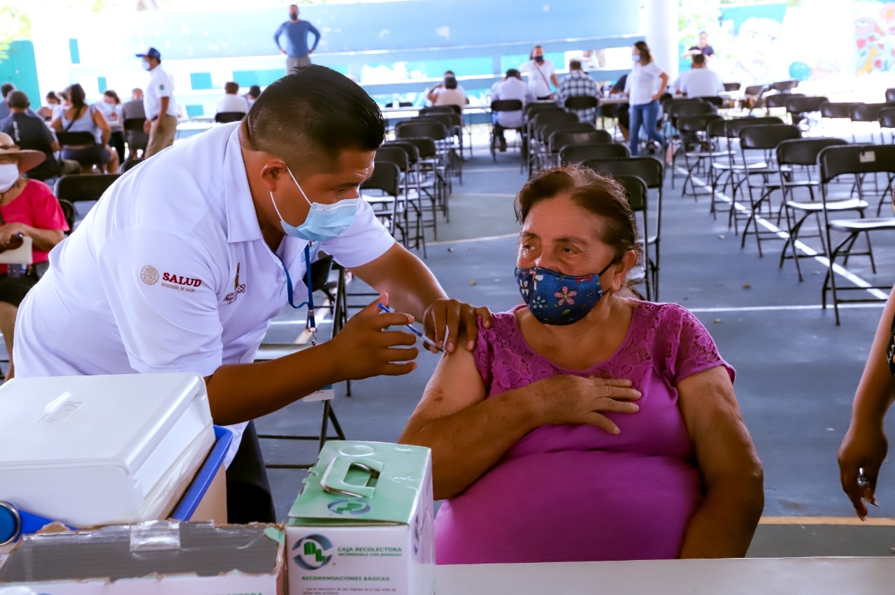 COVID-19: Sólo 76 abuelitos han recibido segunda dosis de vacuna en Tulum