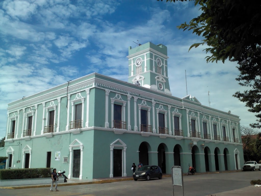 Ayuntamiento de Progreso impugna suspensión de proceso contra exfuncionarios