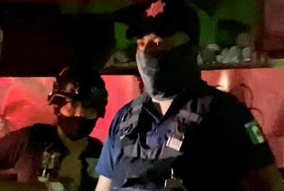 Seguridad Pública 'protege' a policías tras atacar a turistas en Playa del Carmen