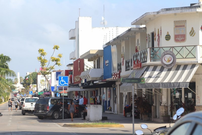 Avenida Héroes de Chetumal, en declive por cadenas comerciales