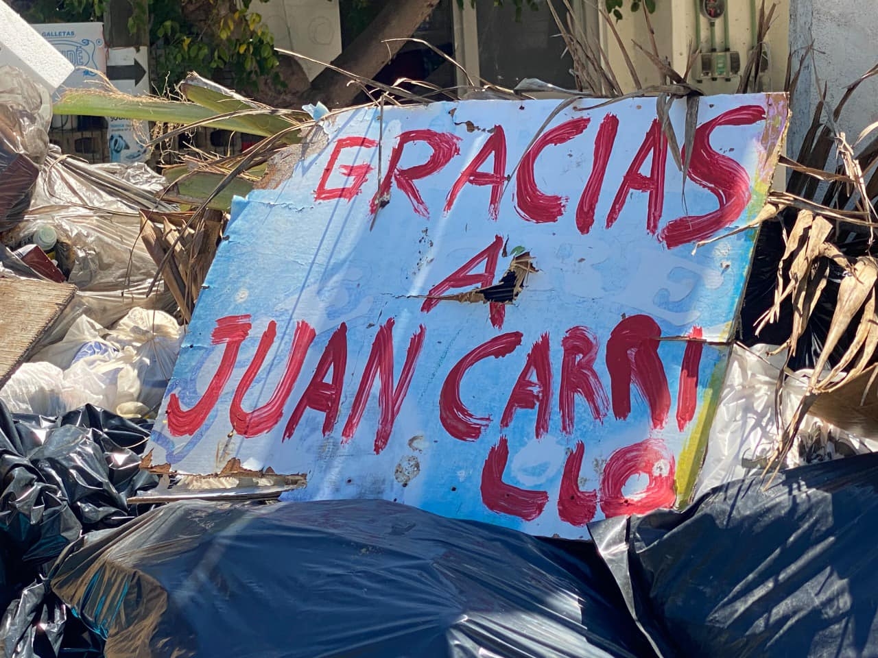 Ciudadanos responsabilizan a Juan Carrillo, Alcalde de Isla Mujeres, por cerros de basura