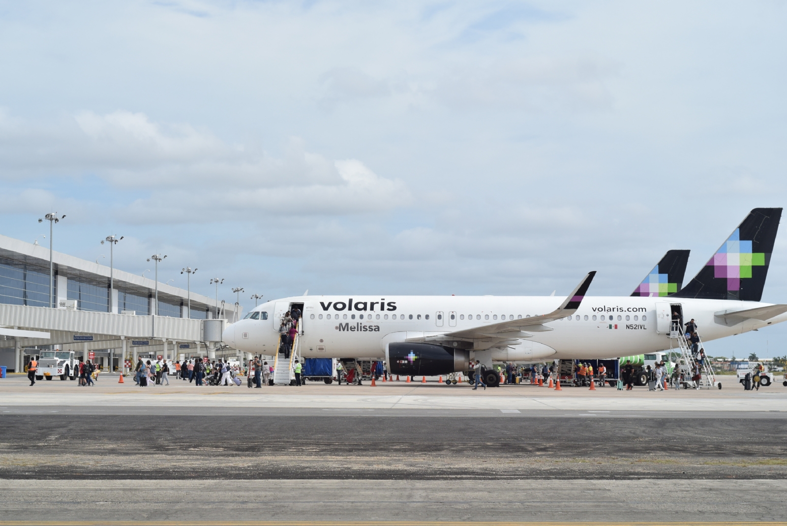 Mujer denuncia sobreventa en boletos de Volaris en vuelo a Cancún: VIDEO