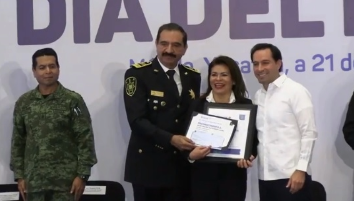 Mauricio Vila encabeza reconocimiento a policías de Yucatán por años de servicio: EN VIVO