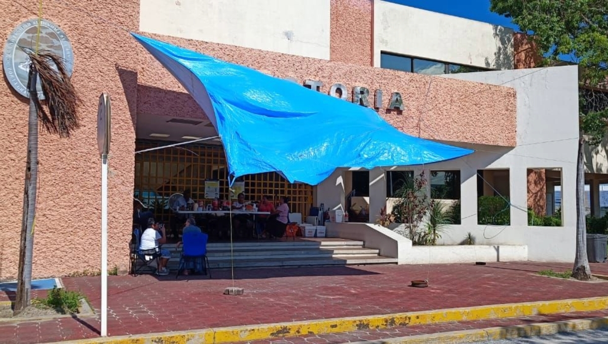 Universidad de Ciudad del Carmen se justifica por falta de pago a trabajadores; "no hay dinero", dicen