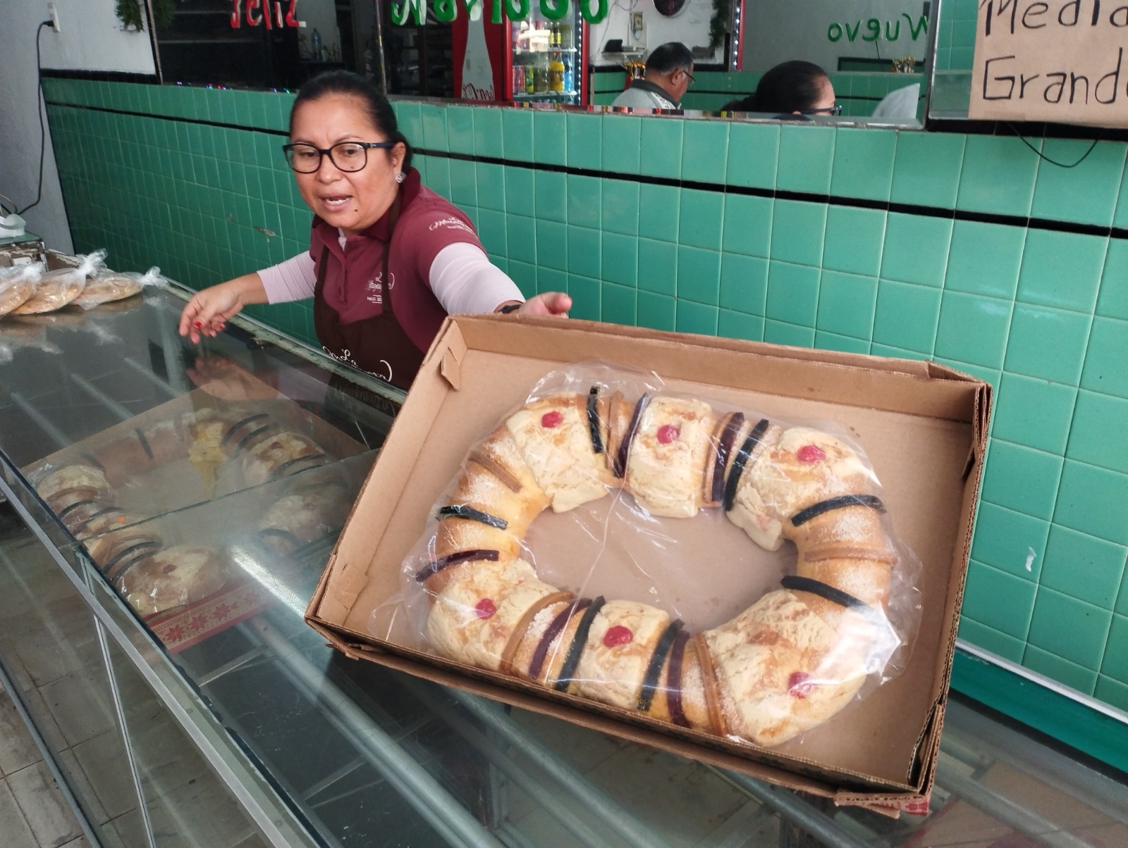 En Mérida, se anticipan a la compra de roscas de reyes antes de que encarezcan