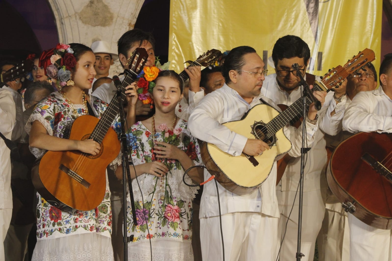 Celebran 482 años de la fundación de Mérida con mañanitas: EN VIVO