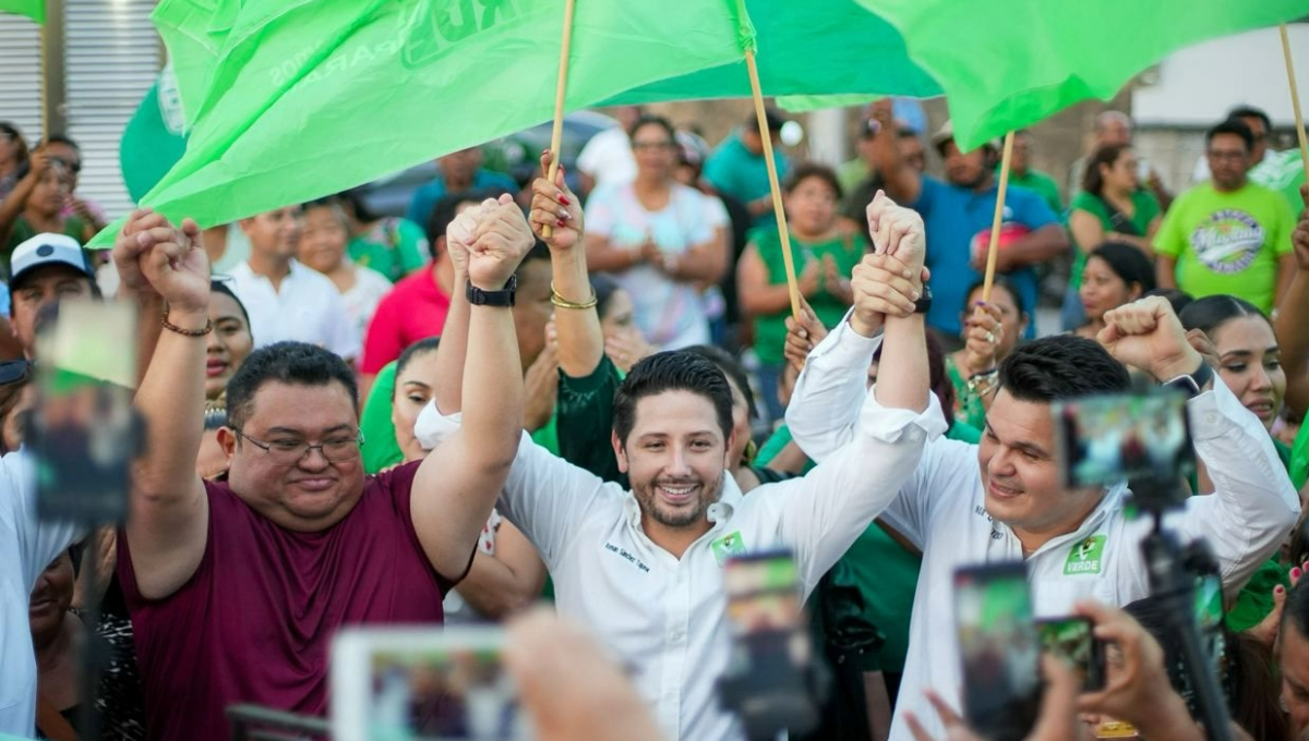 Renán Sánchez se registra como candidato a diputado local  por el distrito 11 en Cozumel