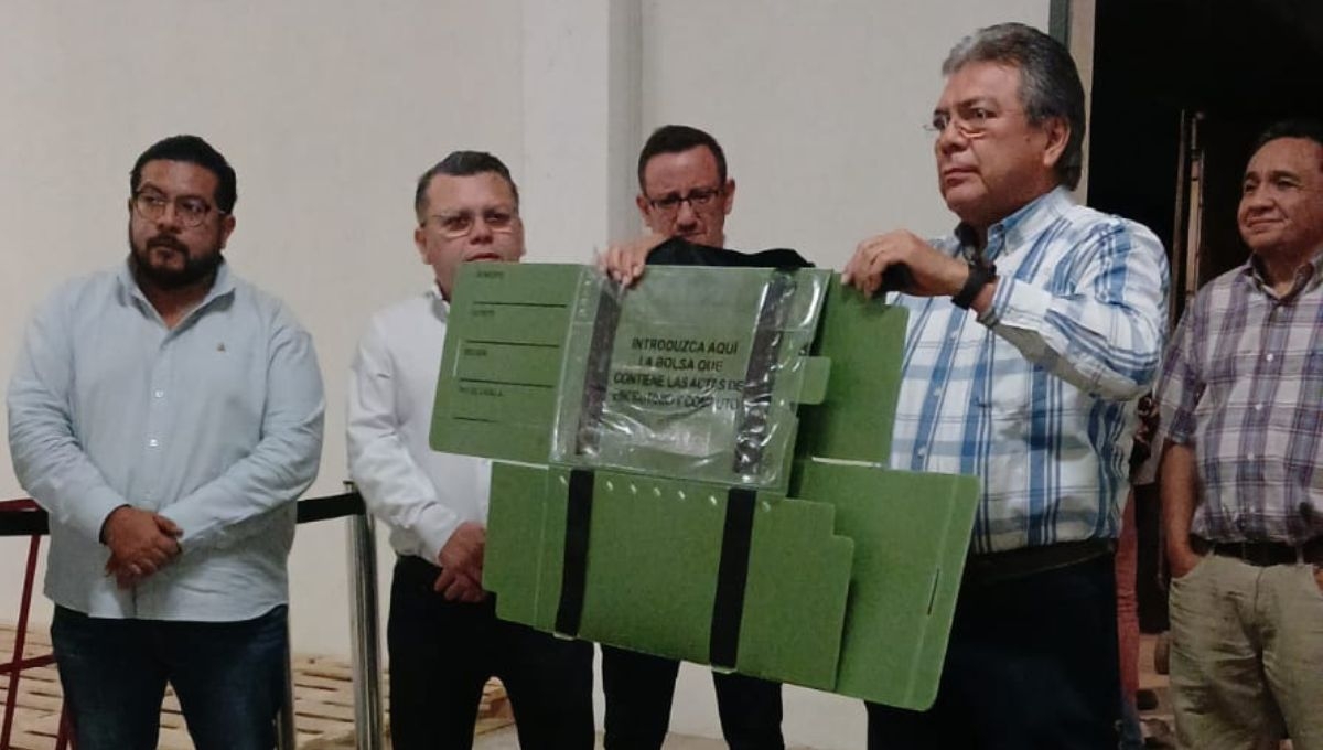 Arriban más de tres mil cajas con material para elección de regidores al IEPAC Yucatán