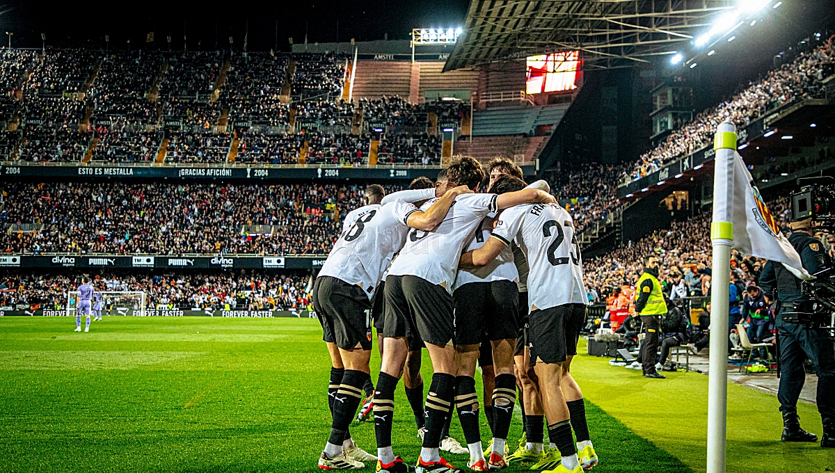 Real Madrid y Valencia hacen 'explotar' Mestalla con emocionante y polémico empate en LaLiga