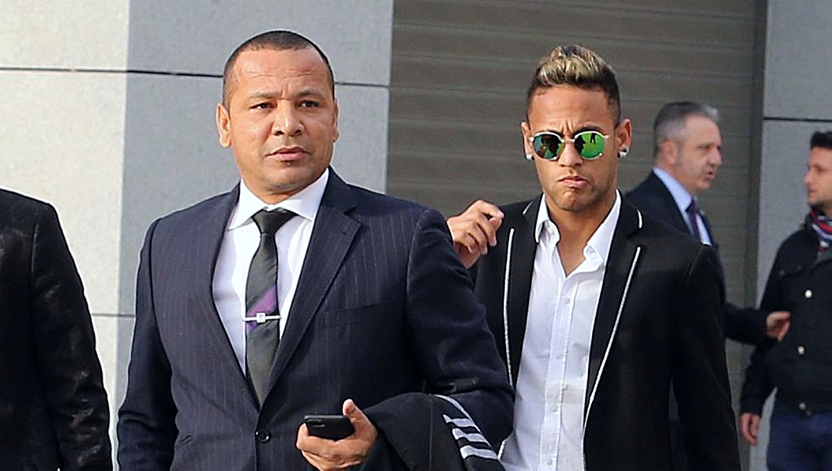 Padre de Neymar Jr. pagaría fianza de un millón de euros para que Dani Alves salga de prisión