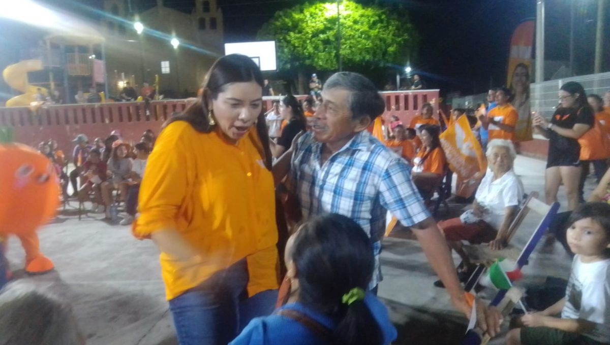 Vida Gómez, candidata a la gubernatura, por fin sale a las calles; encabeza rodada en Suma