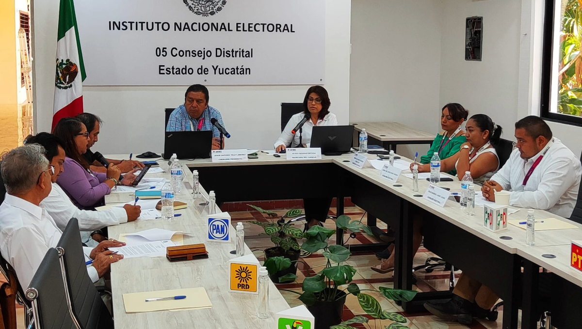 Se informó ante el Consejo General del INE para diputaciones federales por el principio de mayoría relativa por esta demarcación electoral.