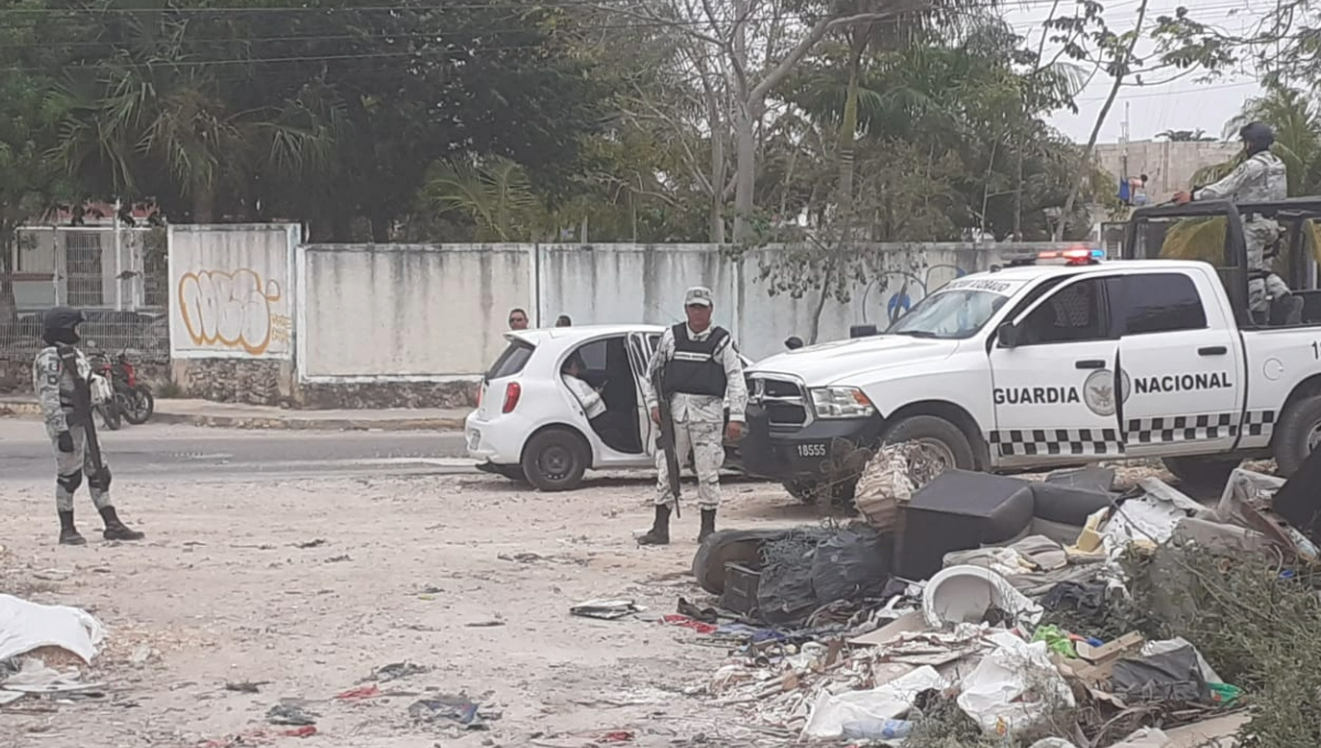Por segundo día consecutivo, las autoridades localizaron restos humanos en el camino de terracería situado entre la avenida Galaxias del Sol y el fraccionamiento Los Santos, en la Región 213