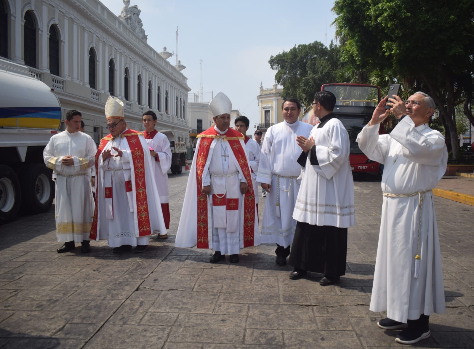 Son más de 200 sacerdotes los que renuevan sus promesas