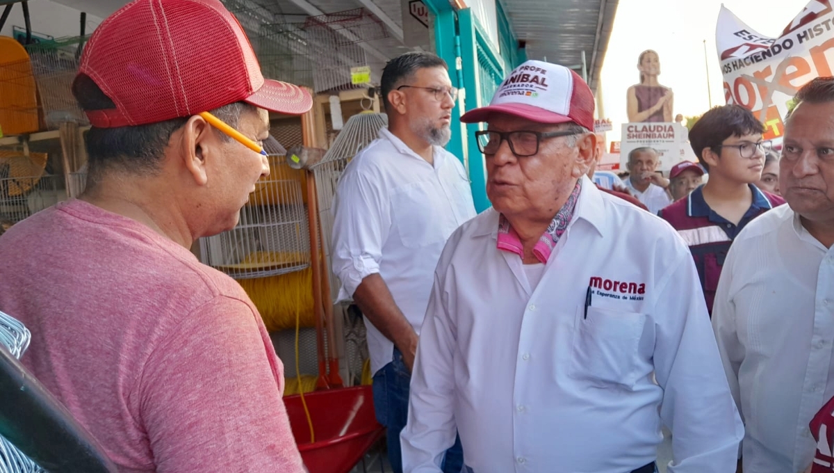Candidato al Senado por Morena a 'marcha forzada' visita a comerciantes de Escárcega, Campeche