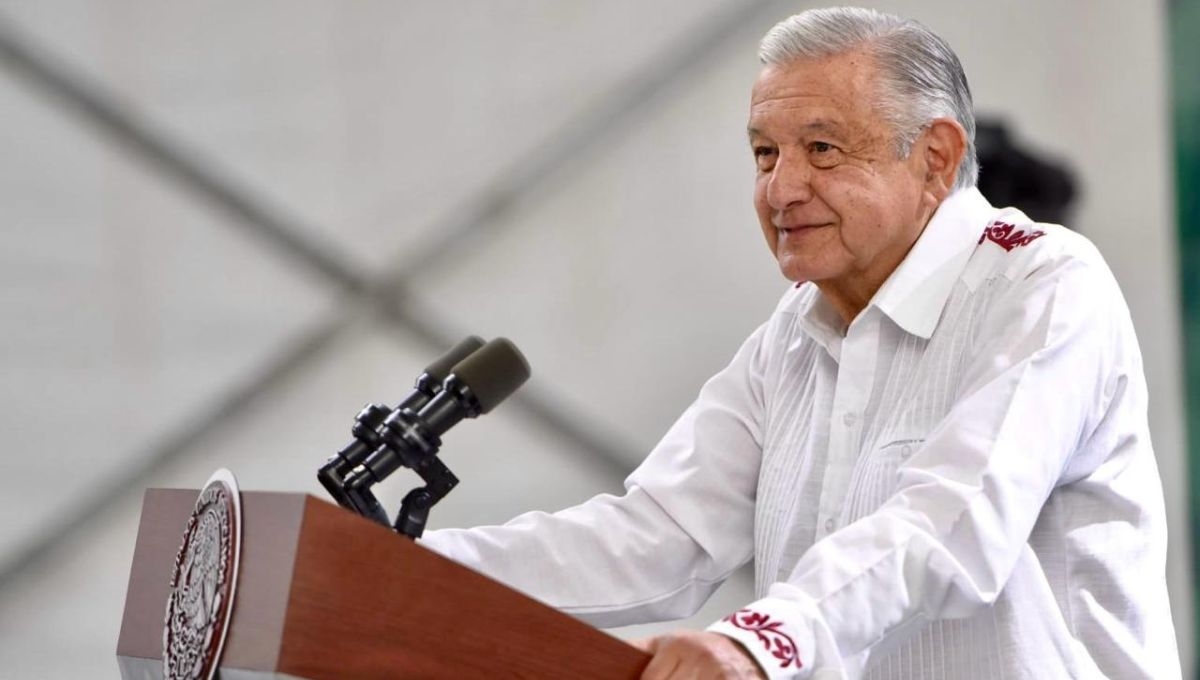 Presidente AMLO señala al PRI del ataque a Palacio Nacional por normalistas de Ayotzinapa