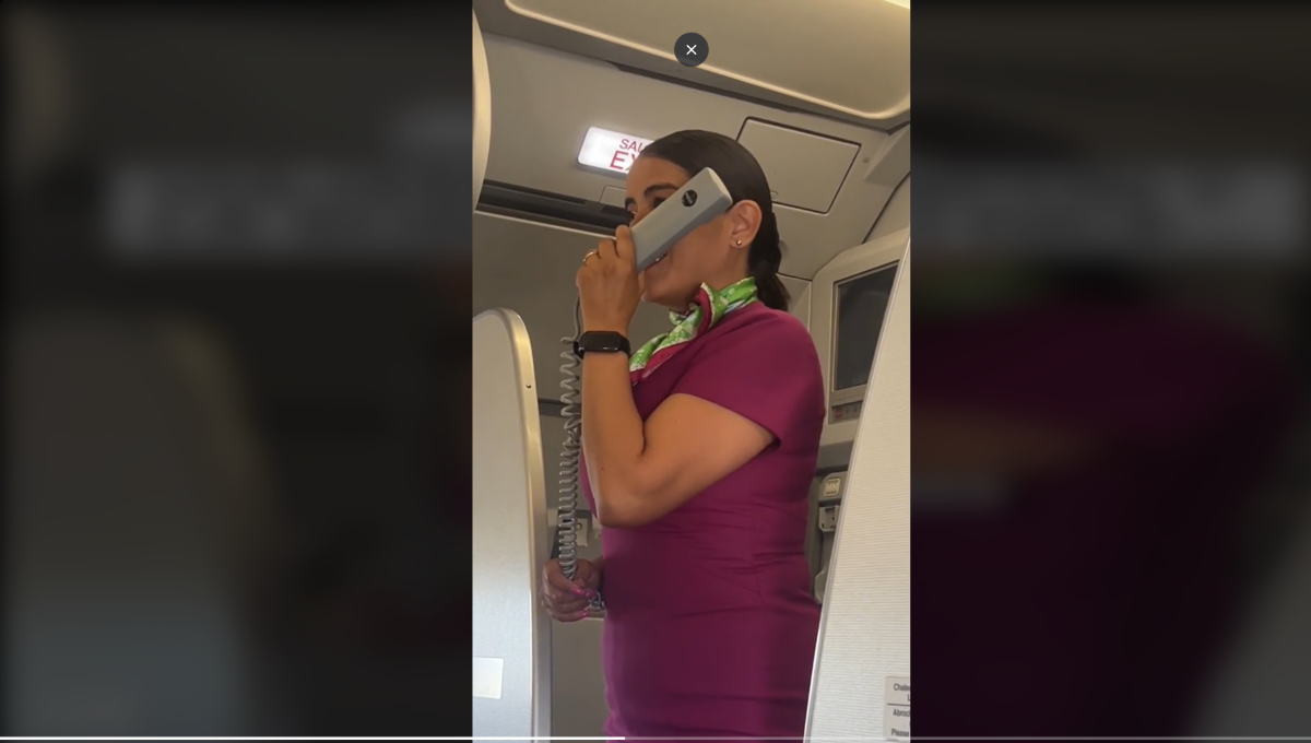 Emotivo mensaje de sobrecargo en un vuelo a Cancún se vuelve viral en TikTok
