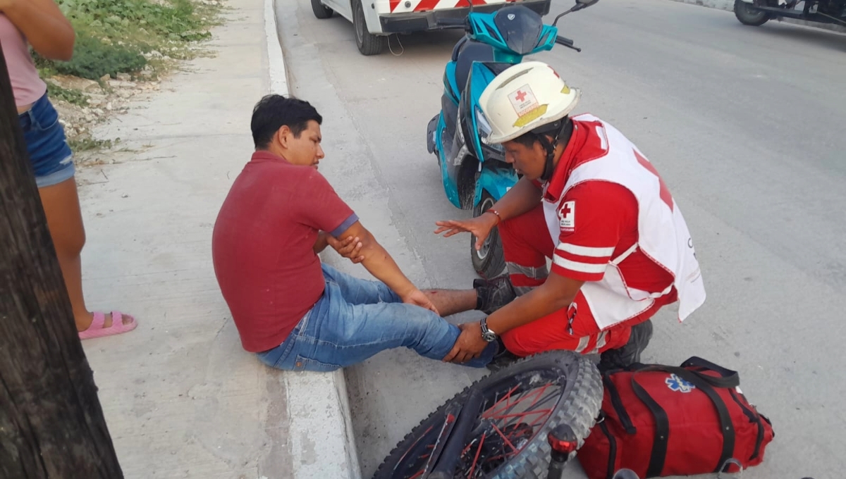 Motociclista se pasa el alto y provoca accidente en Escárcega, Campeche
