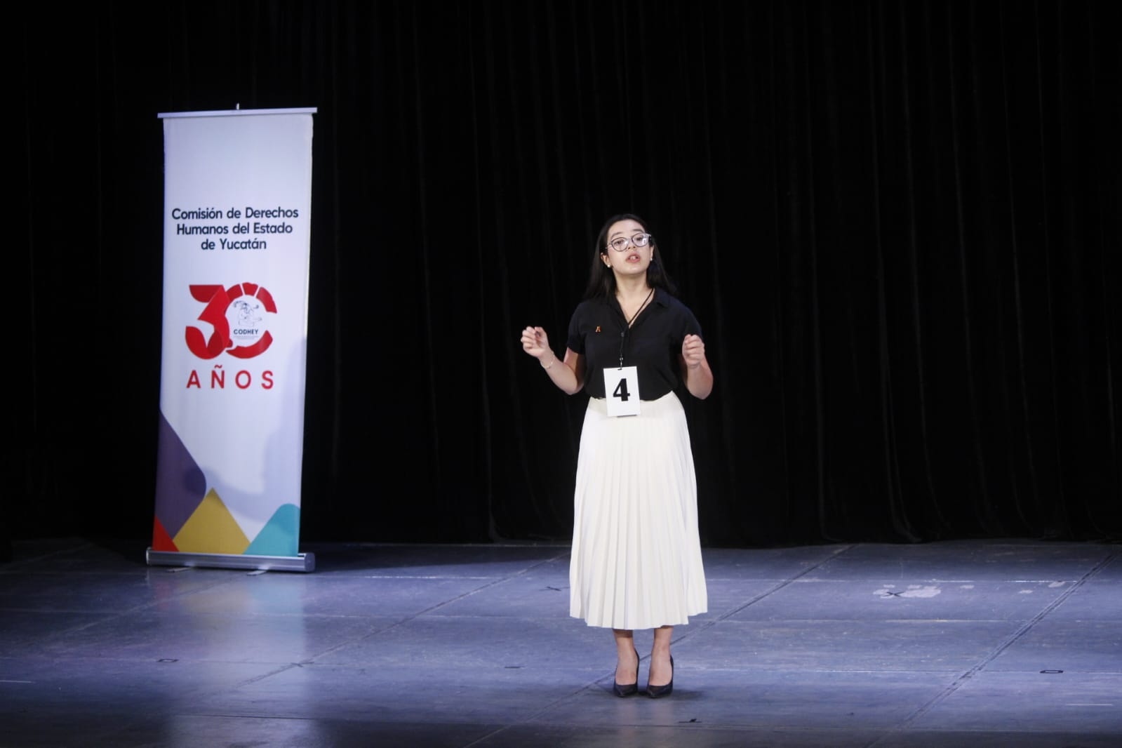 Universitarios de Yucatán 'protestan' por los derechos de los niños en un concurso de oratoria