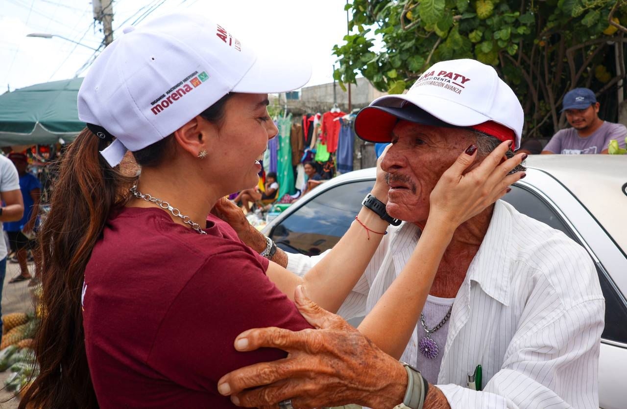 Candidatos a la Alcaldía de Cancún se dan su 'baño de pueblo'