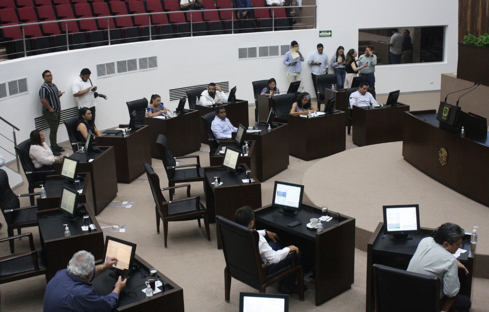 La mayoría de los diputados de Yucatán realizan actividades para continuar en la vida política