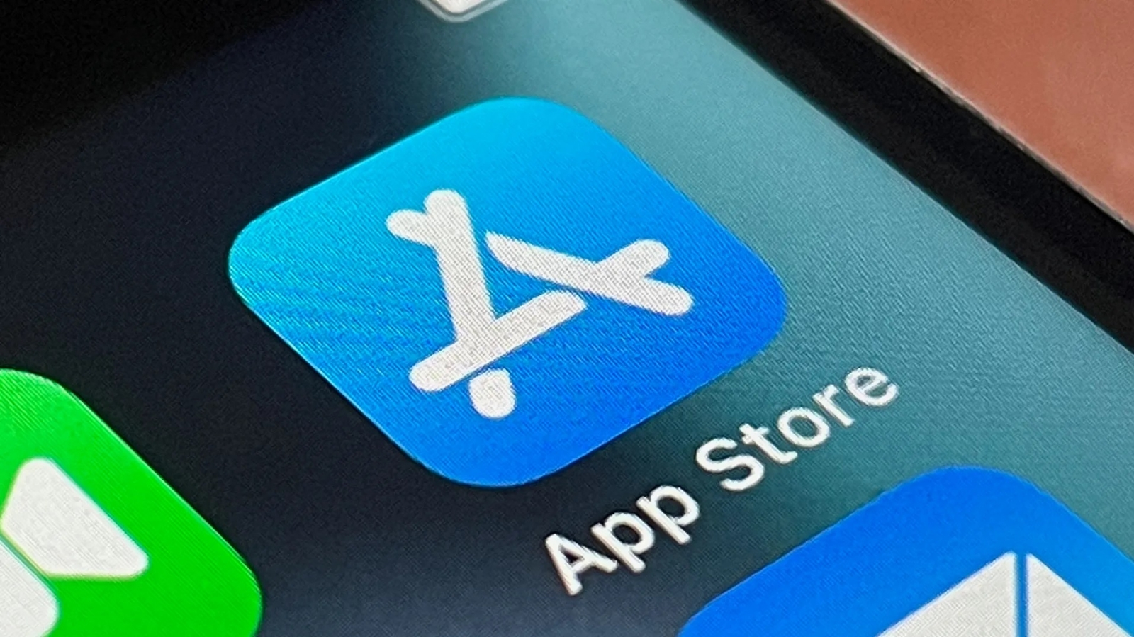 Apple quita Whats App de su tienda de aplicaciones por esta razón