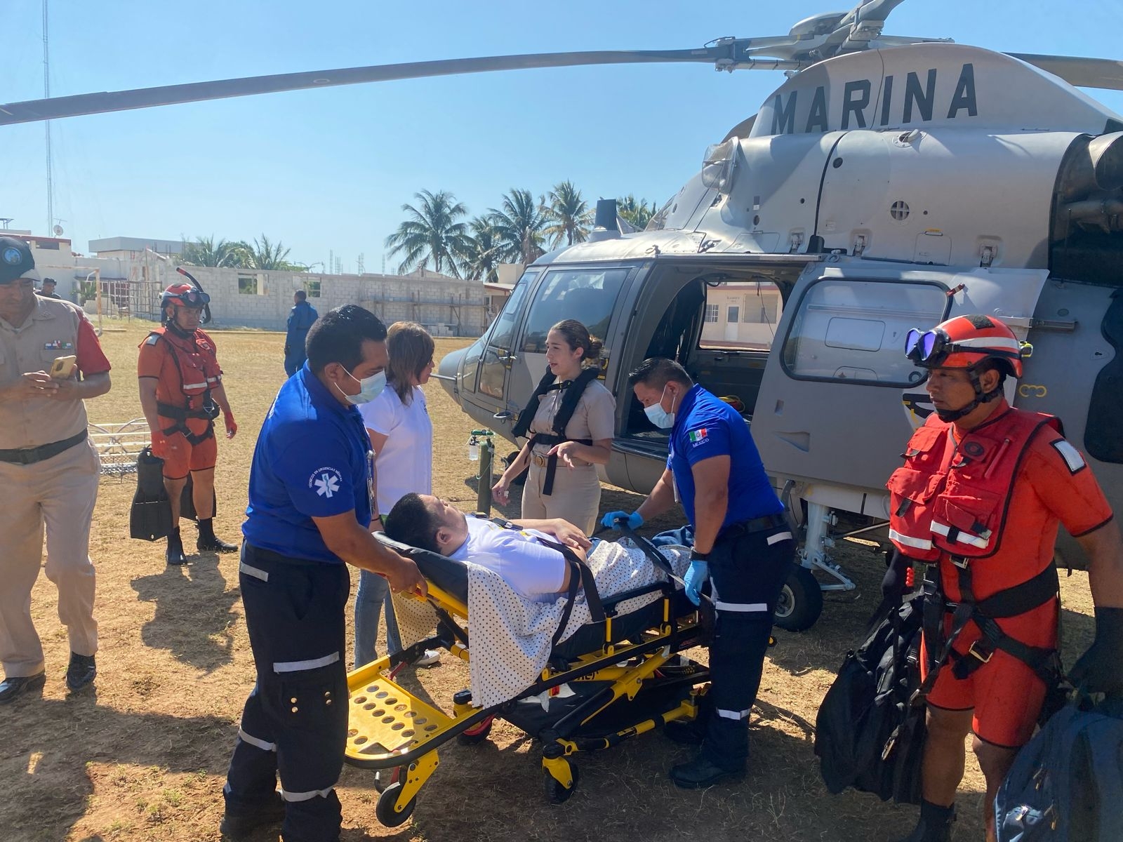 El pescador fue trasladado de emergencia a un hospital de Mérida