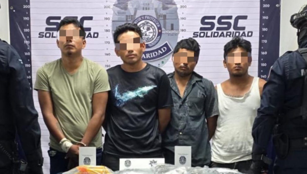 Los cuatro hombres fueron entregados a la FGE Quintana Roo por presunto narcomenudeo