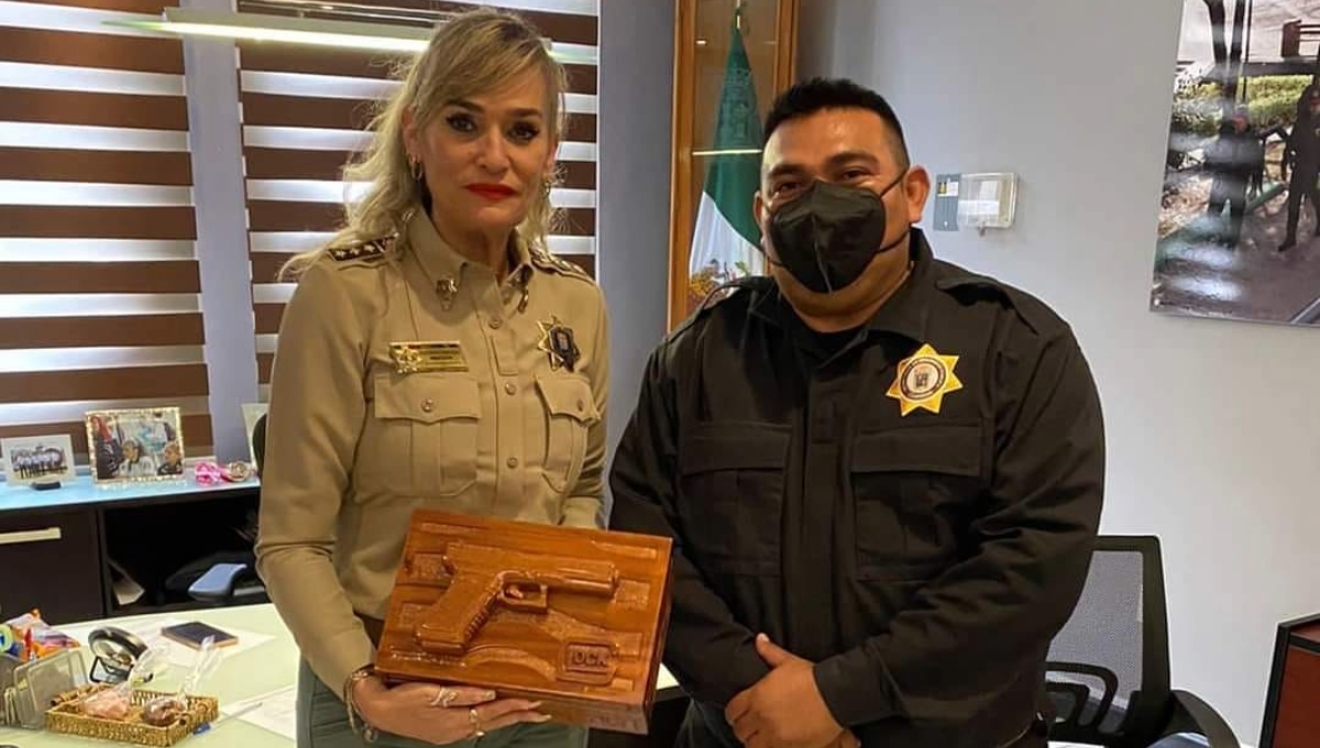 Campeche: Policía cesado por Marcela Muñoz le habría regalado un arma de madera en el 2022