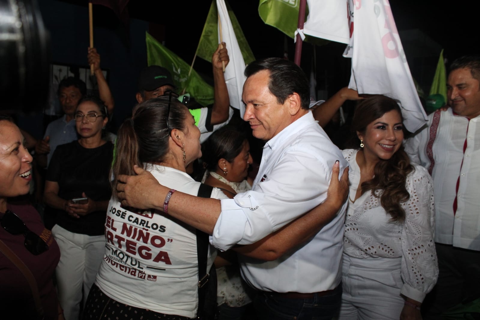 Candidato a la gubernatura de Yucatán, Joaquín Díaz Mena, visita Motul