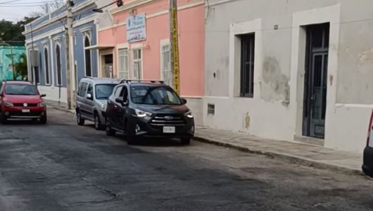 El joven huyó en su auto sin ser detenido en el Centro de Mérida