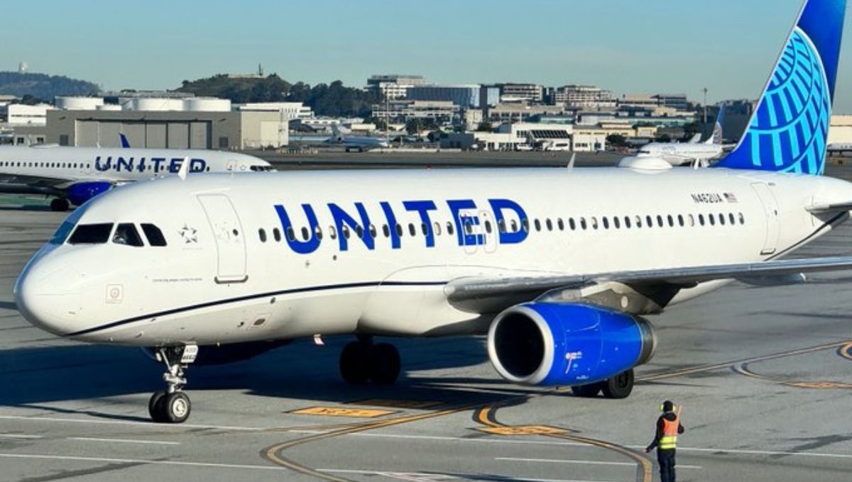 En un vuelo de Londres hacia Newark, Nueva Jersey un hombre que tuvo un comprtamiento violento provocó un aterrizaje de emergencía por el que deberá pagar más de 20 mil dólares