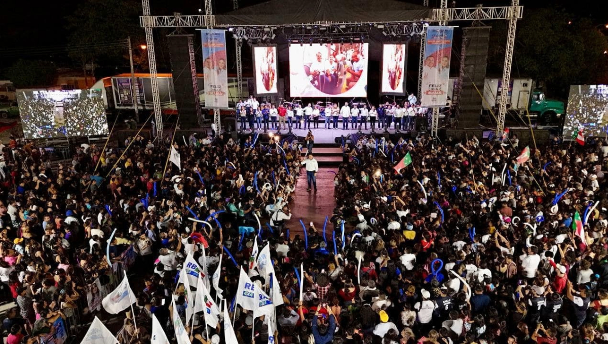El festejo de las madres fue organizado como parte de los eventos de Renán Barrera Concha, candidato a la gubernatura de Yucatán