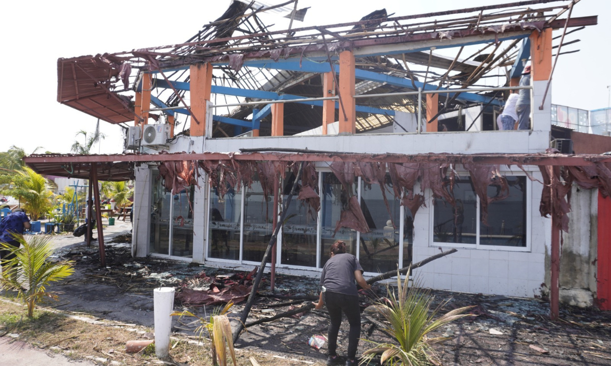   Incendio en la zona de cocteleros: Ayuntamiento de Campeche condonaría impuestos a los afectados  
