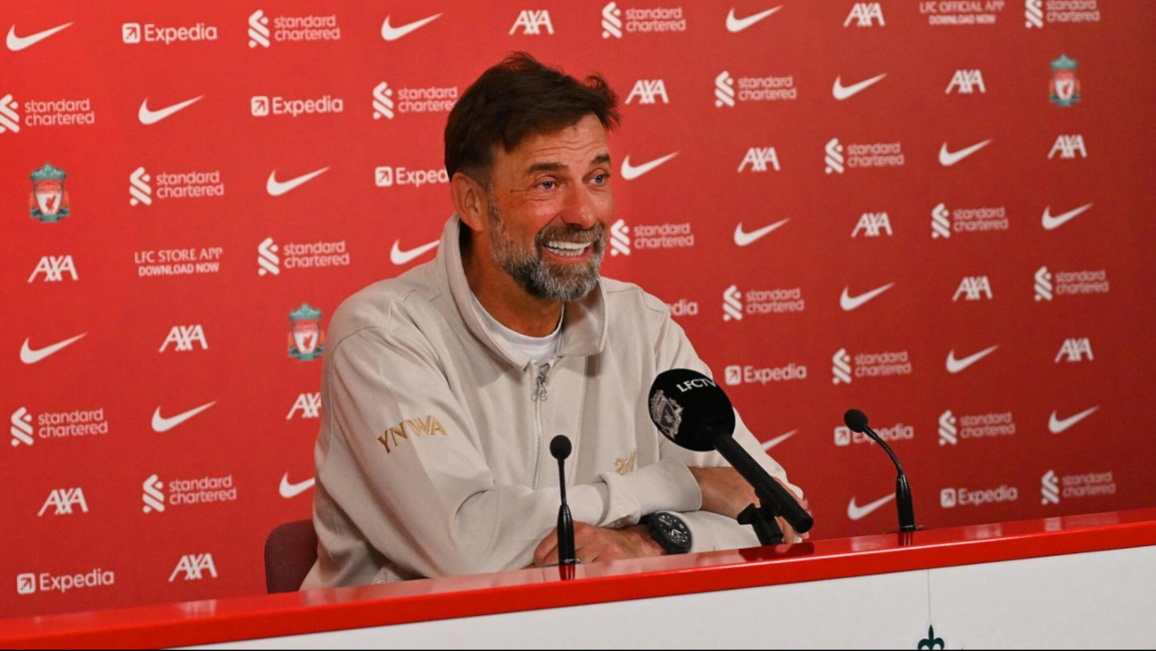 Luego de nueve años como entrenador del Liverpool, Klopp dice adiós con una emotiva foto con la directiva 