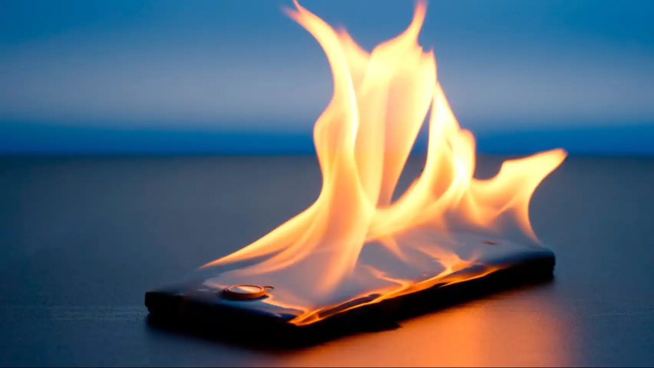 ¿Cómo enfriar un celular caliente? Expertos revelan 5 trucos