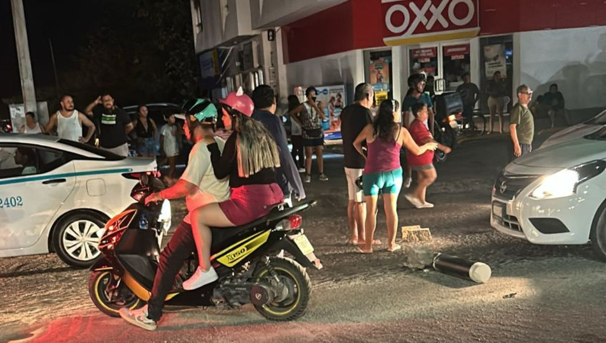 Cierran calles en protesta por fallas de electricidad en Playa  del Carmen: EN VIVO