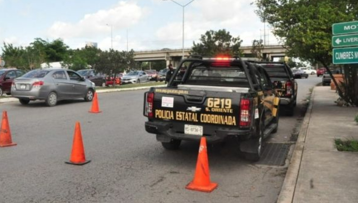 La mujer fue detenida con el auto robado en el Periférico de Mérida