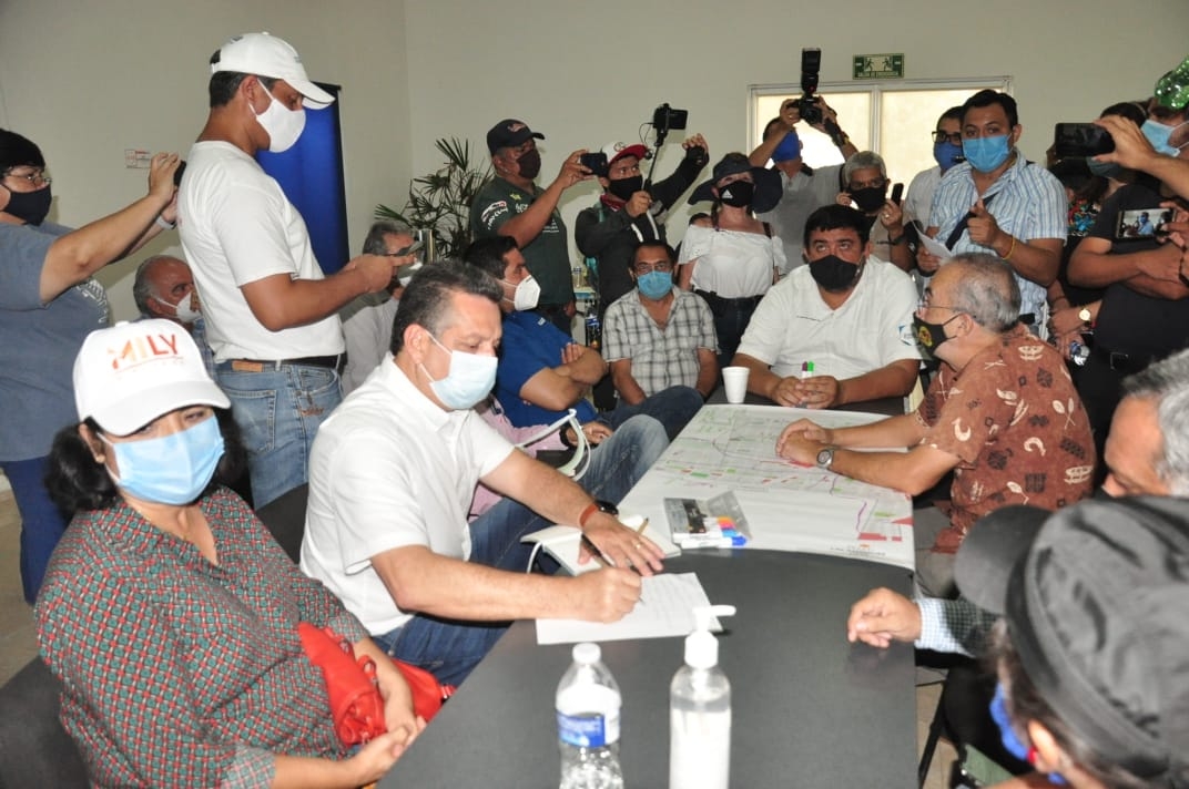 Habitantes de Las Américas protestan en oficinas de Sadasi en Mérida