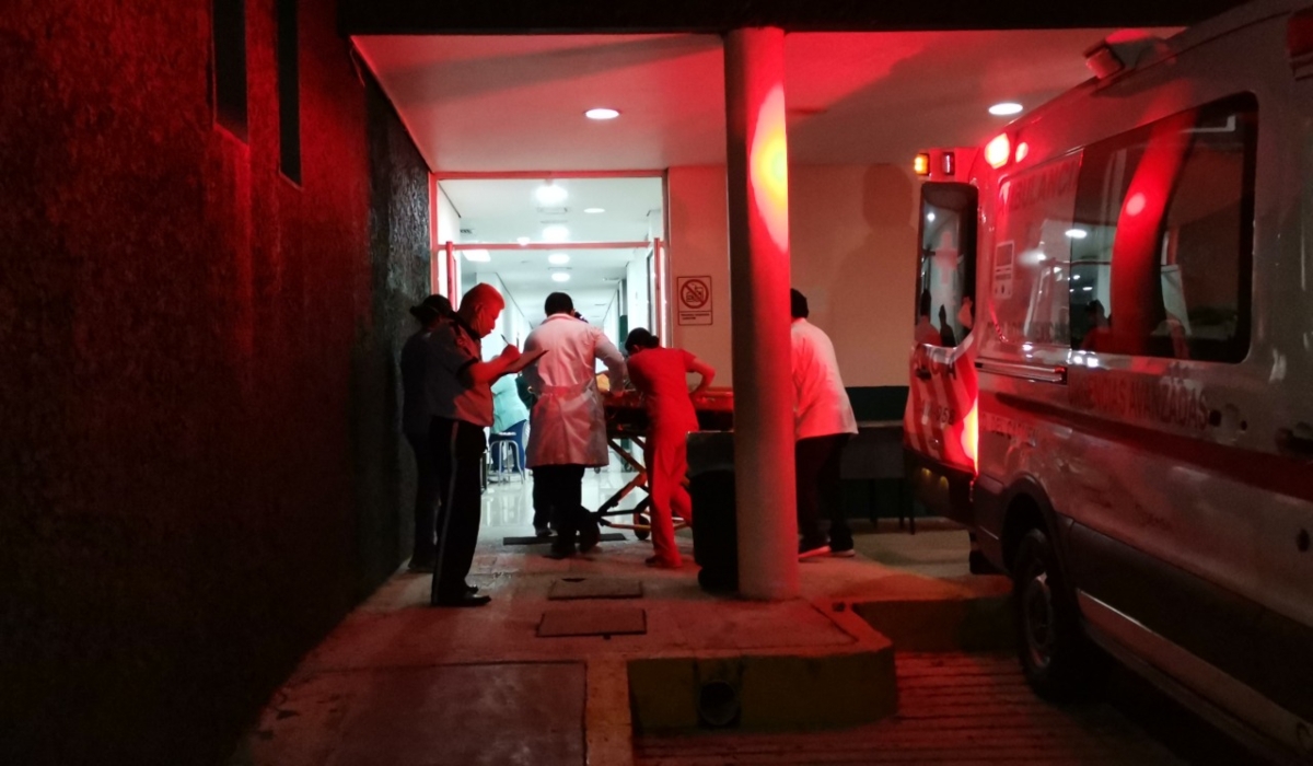 Cuatro personas fueron trasladadas a un centro médico debido a la gravedad de sus lesiones. Foto: Ricardo Jiménez.