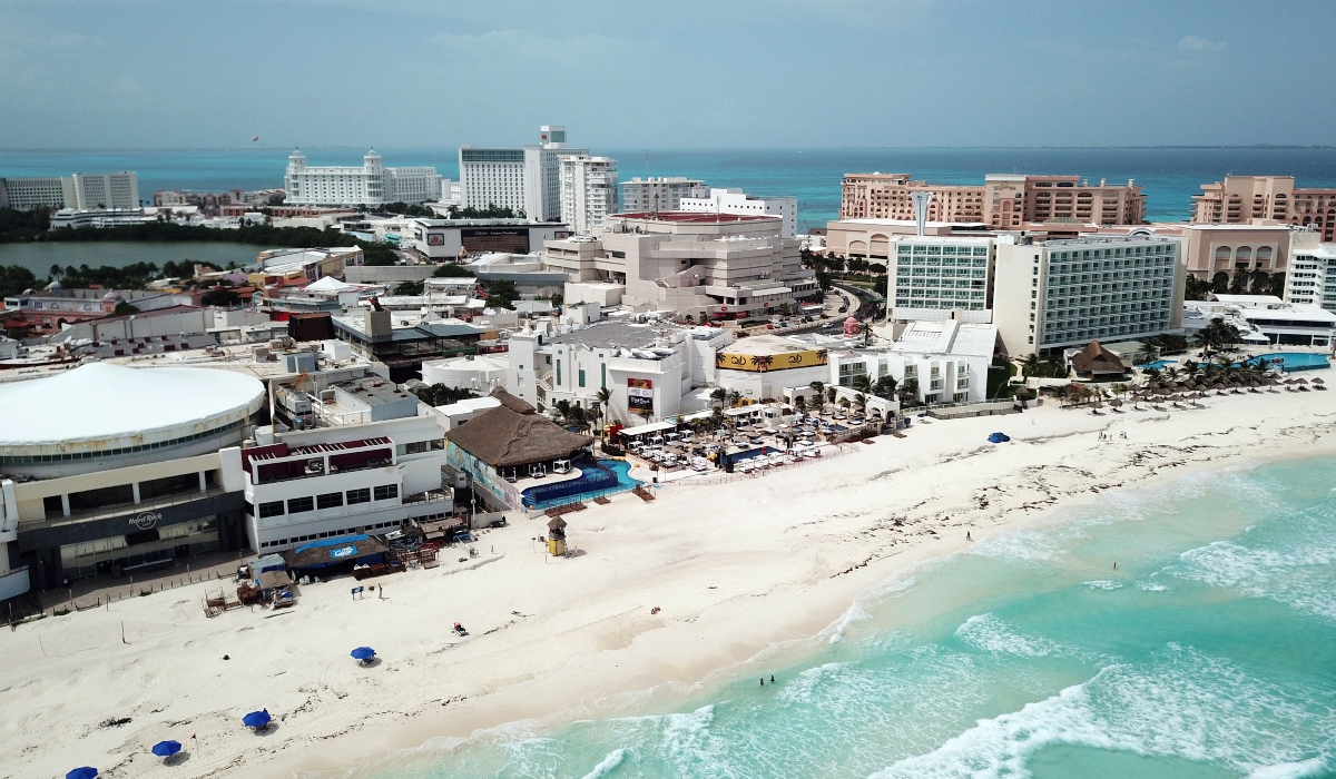 Aunque varios hoteles han intentado cerrar el acceso a las playas de Quintana Roo, han tenido que dar marcha atrás