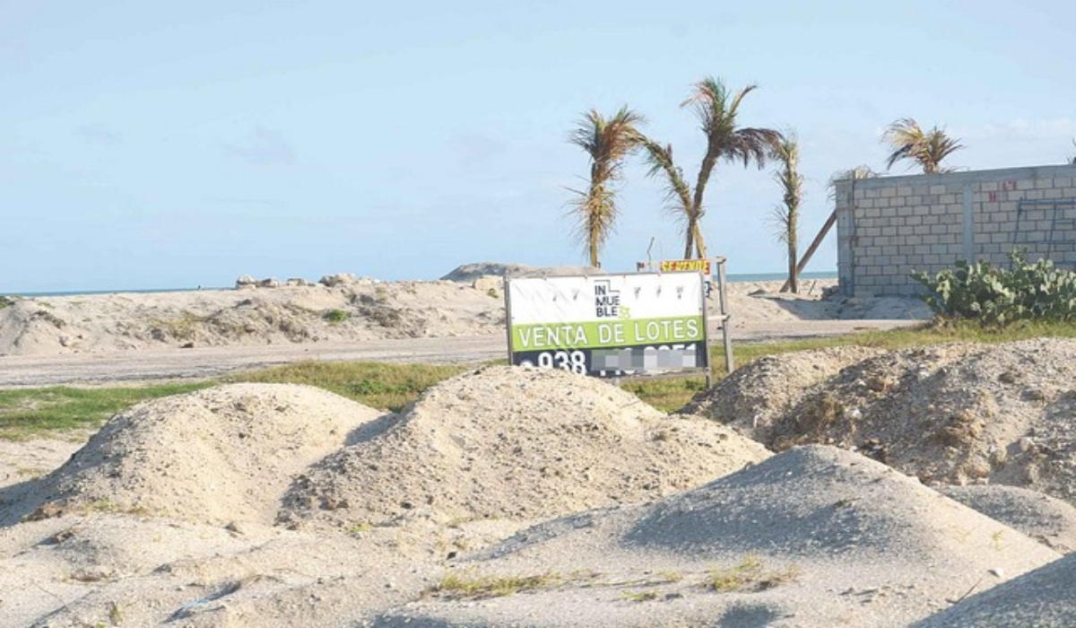 Denuncian devastación de dunas costeras para construir casas en Ciudad del Carmen