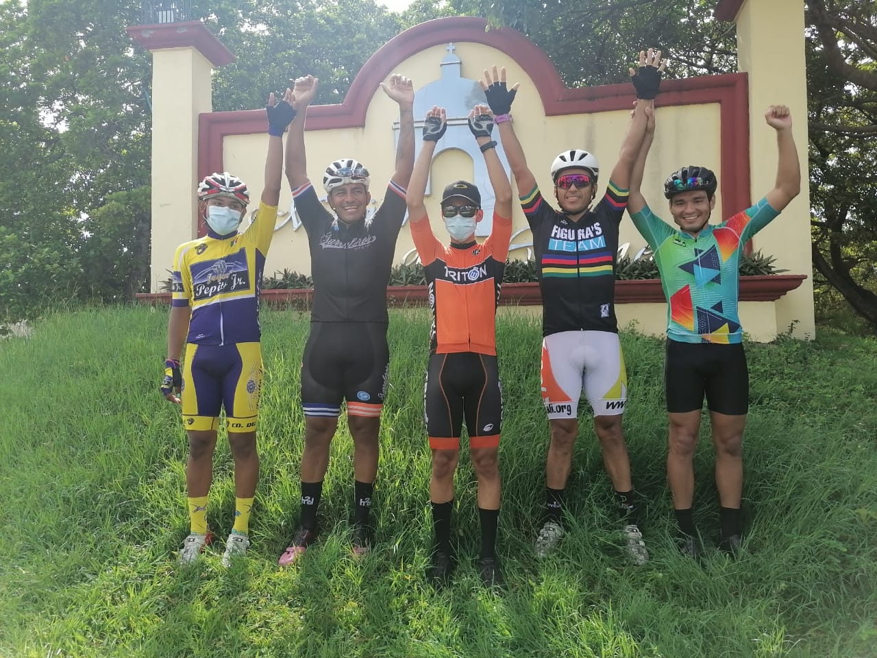 17 ciclistas participan en 1er Etapa Serial Carmen de la UCC