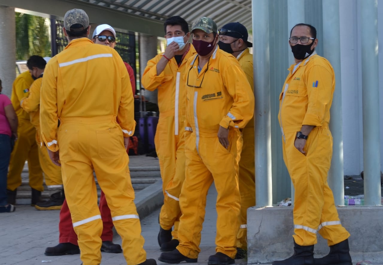 Recursos Humanos de Pemex, ha estado subiendo a trabajadores petroleros que estaban amparados por enfermedades crónico degenerativas. Foto: Fernando Kantún