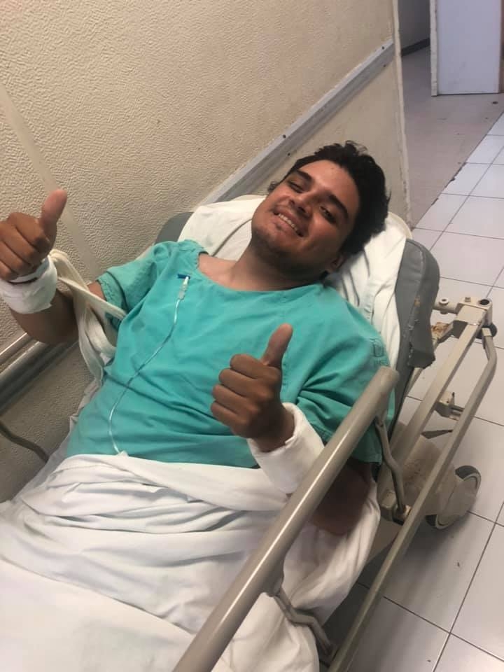 Joven lleva más de un año sin poder caminar; pide ayuda para pagar su cirugía en Mérida