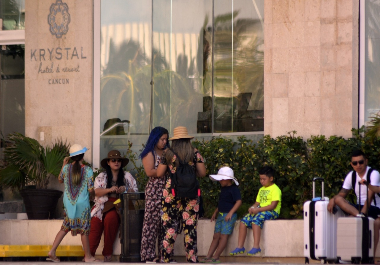 Descartan abrir refugios en Cancún pese a cercanía de Zeta